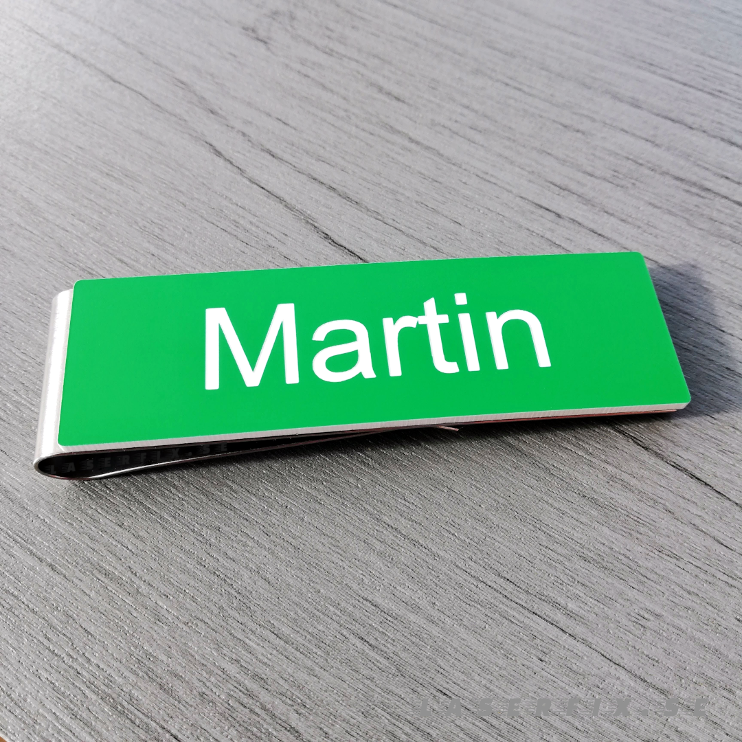 Läs mer om artikeln Namnskylt med militärklämma – Ljusgrön/Vit – MARTIN